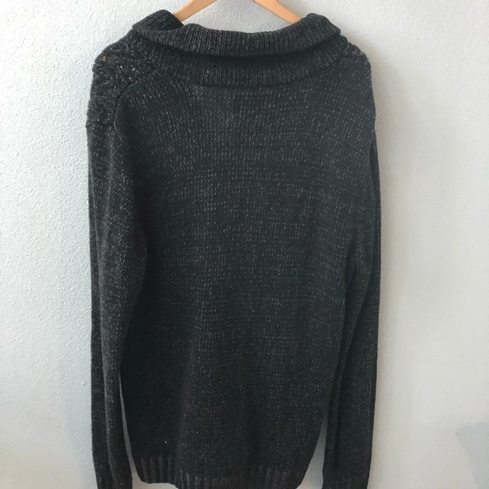 zip up sweater - Picture 2 of 3